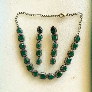 Green stone necklace set